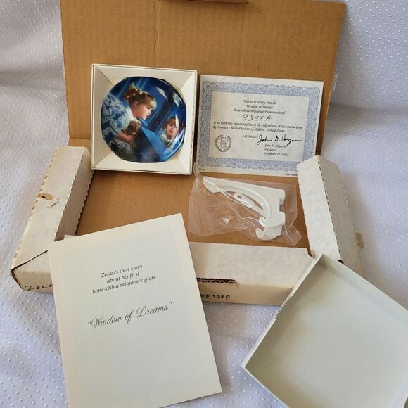 Rare Pemberton & Oaks "Window of Dreams" Vintage Mini Plate Collectible - Picture 5 of 7